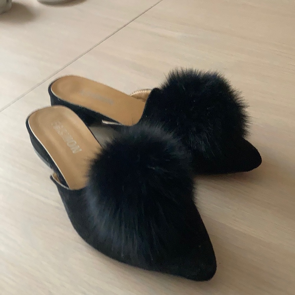 Pom Pom flats